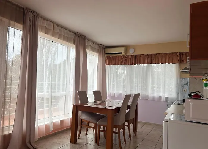 アパート For Guests 